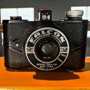 Antique VTG Bakelite Camera Falcon Minicam Junior Utility MFG Co New York USA